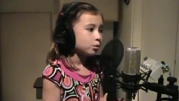 O Holy Night - Incredible child singer 7 yrs old 