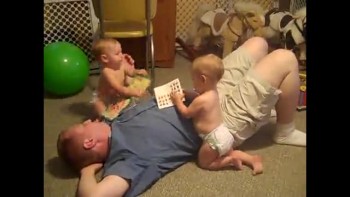 Twins: Playtime & Kisses With Daddy 