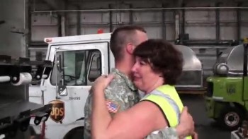 U.S. Soldier Give His Mom The Surprise of Her Life! 