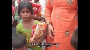 4# 14th August Distributing Love gift with our children at Gogumal Center.flv 