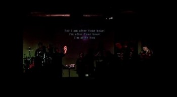 Sunday Night Alive Cafe Worship Lead By Robby Swaisgood and Heather Spinelli with Josh Kalichman on violin at Broken Chains Church in The Woodland Mall in Bowling Green Ohio<br />https://www.myspace.com/bccbrokenchainschurch<br />https://www.brokenchainschurch.org<br />https://www.facebook.com/bccbrokenchainschurch<br />https://twitter.com/bccbrokenchains<br />https://www.ustream.tv/user/brokenchainschurch