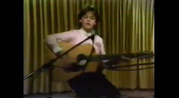 Toute la Bible en Parle-B83-01-1983-10-07<br />Avec Fernand Saint-Louis<br />Artiste: Bélynda Lévesque<br />Chanson: Ces choses ne sont pas éternelles <br />7 octobre 1983<br />Site Web: https://www.lfv.qc.ca/<br /><br />