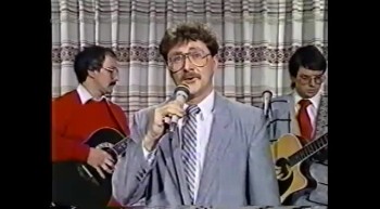 Toute la Bible en Parle-B87-13-1988-01-08 <br />Avec Fernand Saint-Louis <br />Artiste: Groupe Renaître <br />Avec Jacques Whitney, Claude Charest, Réal Larocque <br />Chanson: Ma joie de T'appartenir <br />8 janvier 1988 <br />Site Web: https://www.lfv.qc.ca/ <br /><br />