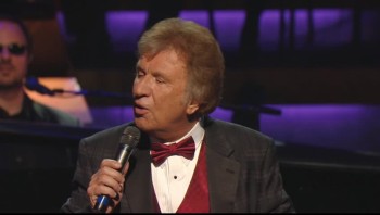 Bill Gaither - Tho Autumn's Coming On (Live) 