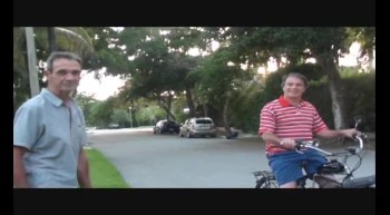Don Gonzales y su Bicicleta de motor 
