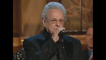 Ralph Stanley and The Clinch Mountain Boys - A Robin Built a Nest On Daddy's Grave (Live) 