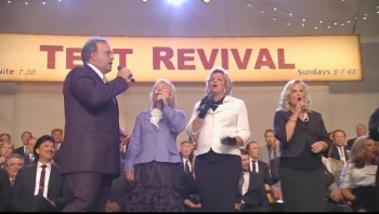 Charlotte Ritchie, Janet Paschal, Sonya Isaacs Yeary, Karen Peck, Tanya Goodman Sykes, Becky Isaacs Bowman and Stephen Hill - Down to the River to Pray [Live] 