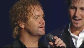 Gaither Vocal Band - Hide Thou Me [Live] 