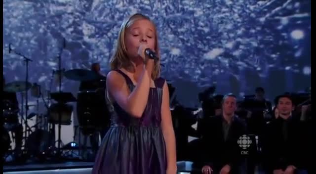 Jackie Evancho's Christmas Performance of Silent Night