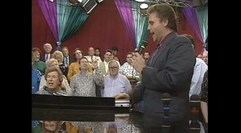 Bill Gaither and Gary McSpadden - Because He Lives [Live] 