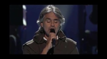 Andrea Bocelli Gives Incredible Performance of What Child is This? with Mary J. Blige