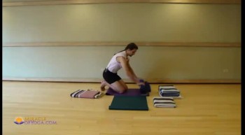 Vajrasana Kneeling Yoga Pose 