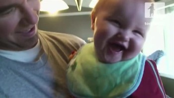 Baby Thinks a Daily Activity is Hilarious! 