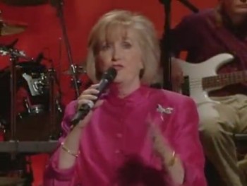Bill & Gloria Gaither - When All of God's Singers Get Home (feat. Jeanne Johnson) [Live] 