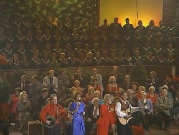 Tanya Goodman Sykes, Wesley Pritchard and Jeanne Johnson - I'll Be Home With Bells On
Live performance!!!
Buy it now:  https://www.amazon.com/Home-With-Bells-World-Version/dp/B000W3TI6W/ref=sr_1_1?ie=UTF8&qid=1363796223&s=dmusic&sr=1-1
(P) (C) 2012 Spring House Music Group. All rights reserved. Unauthorized reproduction is a violation of applicable laws. Manufactured by EMI Christian Music Group