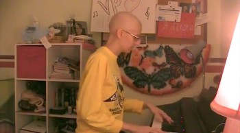 Girl With Cancer's Breathtaking Performance of Someone Like You (Adele) 