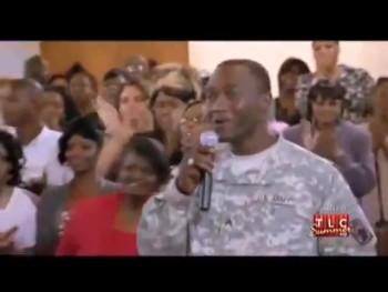 Soldier Comes Home and Surprises his Children at Church 