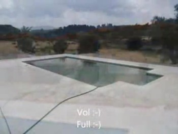 Van harte welkom op onze site. Ontdek onze nieuwbouw vakantievilla " Quinta Dos Bruzios " , gelegen in een oase van rust en ontspanning en omgeven door een uitzonderlijke mooi stukje natuur. Het landgoed van 83.000 m² staat volledig ter uwer beschikking. Tegen 01/06/2013 zal rond de villa de tuin volledig aangelegd zijn met gras, bloemen en coniferen.<br />De villa is te huur op weekbasis van zaterdag naar zaterdag . Buiten het hoogseizoen (juni, juli, augustus en september) kunnen op aanvraag kortere verblijven toegestaan worden. contacteer ons hierover.