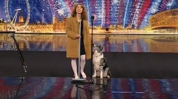 Clever Dancing Dog Drives the Audience Wild! :) 