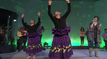 This is Most Beautiful Worship Experience Ever - New Hope Oahu - How We Worship 