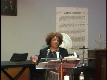 ELECT LADY LOIS V. INGRAM IN HER MESSAGE TALKS ABOUT THE LOVE WE MUST SHOW TOWARDS ONE ANOTHER AS CHRISTIANS, JUST AS JESUS DID FOR DYING FOR OUR SINS.
