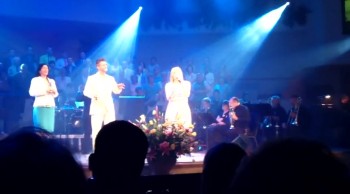 Aloma Baptist Church's praise team and choir sing Newsong's "Arise, My Love".  Aloma continues to worship the Lord.