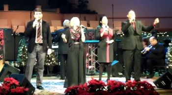 Aloma (Baptist) Church's praise team leads the congregation in singing Michael W Smith/Debbie Smith/Paul Baloche's "A New Hallelujah".  Aloma continues to worship the Lord.  * Sorry about the bad lighting job!