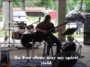 As The Deer by Holly Franklin arranged on solo bass guitar. Check out my website https://www.hollyfranklinbasschick.com/<br />Thank you and God Bless!