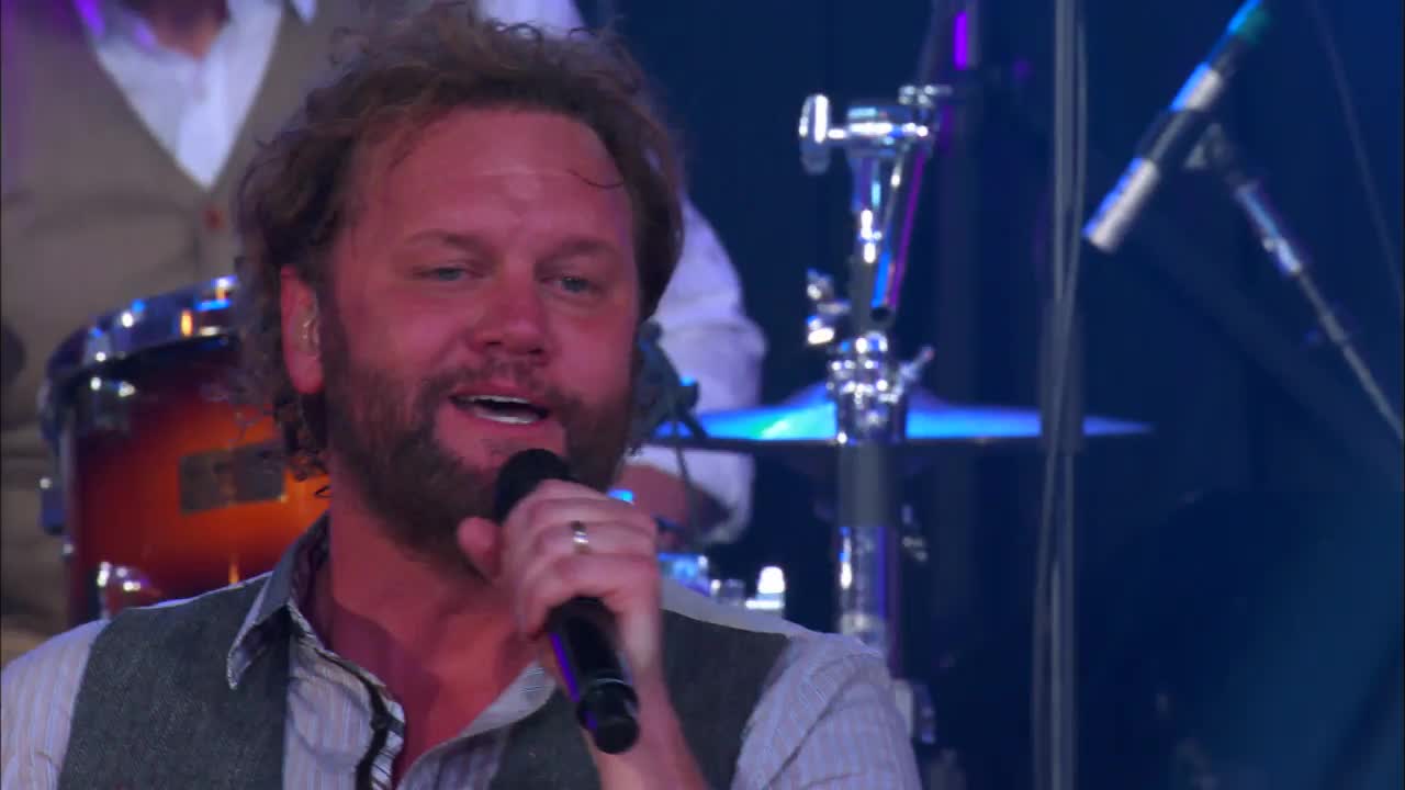 David Phelps - No More Night [Live] - Christian Music Videos