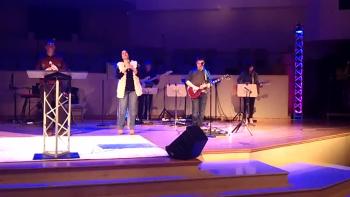 Who You Are- Kristian Stanfill, Aloma Church, 1/3/16 