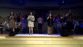 Aloma Baptist Church's praise team and choir sings Don Moen's "Arise".  Aloma continues to worship the Lord.