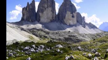 This Xhosa song pleads with the Lord to speak so that I may hear.<br />Lyrics are:<br />Thetha Nkosi ndilindele<br />Oko kuthethwayo kum<br />Elo lizwi lenkuthazo<br />Malivakaliswe kum<br />Ndimamele Nkosi yam<br />Theth' ilizwi lakho kum<br />Kuze ndibenokuqonda<br />Malibizw' igama lam<br />Ndibe nokukulandela<br />Wen' ongumalusi wam<br />Kumadlelo amahle<br />apho ndonwaba khona<br />NOKO NDINGENTO YALUTHO<br />MA UNDIVE NKOSI YAM<br />NGUWE WEDWA OLWAZIYO<br />ULANGEZELELO LWAM<br />UYAZAZ' INTSWELO ZAM<br />MANDISIKELELWE NAM<br />(Methodist Hymn 313)<br /><br />www.Kwasizabantu.com<br />YouTube.com/KwasizabantuMission<br />GodTube.com/Kwasizabantu