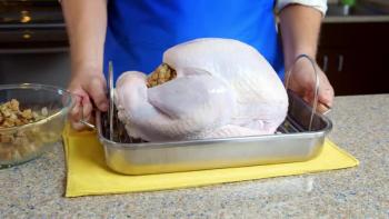 How to Stuff a Turkey - Butterball Turkey Canada 