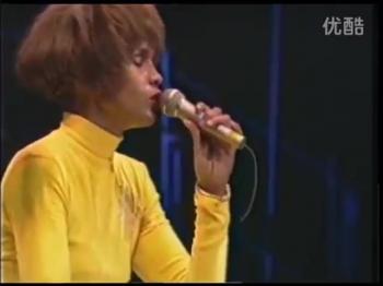 SEM COMENTARIOS. MARAVILHOSA INTERPERTAÇÃO DE UMA DAS MAIORES CANTORAS NEGRAS NORTE AMERICANAS!!!!!!!