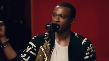  I LOVE THE RYTHM OF THIS SONG!!!!!!