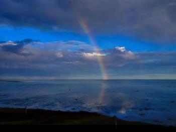 hymn drawing on Biblical images of light and rainbows