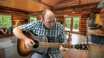 Playing this wonderful hymn fingerstyle on my acoustic guitar. This is my New Year Resolution song. I'm pressing on the upward way, new heights I'm gaining every day. You can't get higher if you're not pressing in and pressing on in the Lord. 