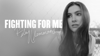 Riley Clemmons - Fighting For Me 