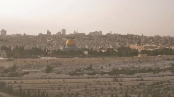 An original song by Vernon Stanbridge (c) 2019. Song depicting Jesus walking to Jerusalem as imagined in the Gospels. Beautiful because Jesus lived and ministered there, the Holy City of God. vernonstanbridge@gmail.com