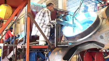 Robot Welding Clip<br /><br />Welding Helmet, TIG Welders, MIG Welders, Plasma Cutter, Welding Jackets, Welding Gloves Reviews at https://weldingjudge.com