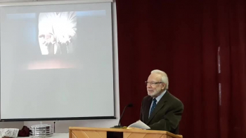 Fernand Saint-Louis - Le voyage de Chrétien Partie - 16<br />À la clarté du jour, Chrétien jette un coup d’œil derrière lui, non pas qu'il ait envie à retourner en arrière, dans « la Vallée de l’ombre de la mort », d’où il vient de passer, mais pour voir auxquels dangers il a fait face pendant la noirceur de la nuit.<br />Le VOYAGE DE CHRÉTIEN #16<br />Il est écrit : « Car le salaire du péché, c'est la mort; mais le don gratuit de Dieu, c'est la vie éternelle en Jésus-Christ notre Seigneur. » (Romains 6.23)<br /> www.gbrs.org<br />L'enregistrement vidéo et le montage par Diane Gingras.<br />La projection sur écran par Louise Couture.<br />L'installation sur Internet par Patrice Bouvier.