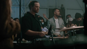 <p>Watch Hillsong Worship perform "Secret Place".</p>
