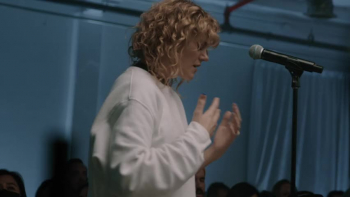 <p>Watch&nbsp;Hillsong Worship perform "Eagle's Wings".</p>
