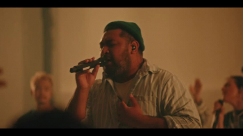 <p>Watch Mosaic MSC perform "Comfort".</p>
