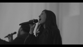 <p>Watch Mosaic MSC perform "To Your Arms".</p>
