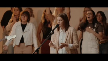 <p>Listen to Women Who Worship perform "All My Hallelujahs".</p>
