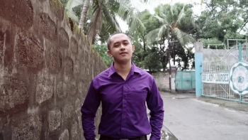 Awit ng Puso Lyrics

Pag-gising sa umaga naaalala ka
Nasasabik ang puso ko na makapiling ka
Umaawit sumasamba sumasayaw sa 'yo
Naghihintay ng pangungusap mo
Pag-gising sa umaga naalala ka
Nasasabik ang puso ko na makapiling ka
Umaawit sumasamba sumasayaw sa 'yo
Naghihintay ng pangungusap mo

Ayaw kong magkulang ng kapangyarihan mo
Ayaw kong magkulang ng kabanalan mo
Hesus dakila ka tanging sandigan ko
Lakas ko ay nanggagaling sa 'yo

Pag-gising sa umaga naalala ka
Nasasabik ang puso ko na makapiling ka
Umaawit sumasamba sumasayaw sa 'yo
Naghihintay ng pangungusap mo

Ayaw kong magkulang ng kapangyarihan mo
Ayaw kong magkulang ng kabanalan mo
Hesus dakila ka tanging sandigan ko
Lakas ko ay nanggagaling sa 'yo

Ayaw kong magkulang ng kapangyarihan mo
Ayaw kong magkulang ng kabanalan mo
Hesus dakila ka tanging sandigan ko
Lakas ko ay nanggagaling sa 'yo
Lakas ko ay nanggagaling sa 'yo
Lakas ko ay nanggagaling sa 'yo