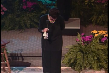 A great performance by a great singer Damaris Carbaugh. I am not ashamed of the Gospel of JesusChrist. A beautiful song.. 