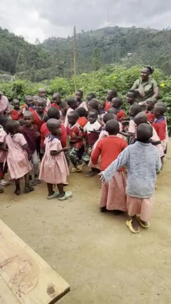 Batwa children dance (oldest tribe in Africa)