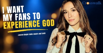 <p>Christian singer Lauren Daigle is teasing new music coming before the end of the year, hinting that it could be a Christmas release. In an interview with Crosswalk Talk's Michael Foust, Daigle shares her desire to create music that helps people experience God's presence and find hope in a weary world. She also encourages fans to stay strong in their faith, shine God's light in the darkness and never lose hope.</p>